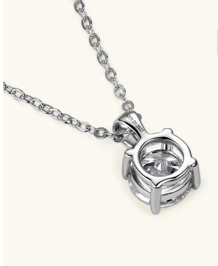 IWAMON-BIJOUX - Collier Moissanite 18 carat - Élégance intemporelle