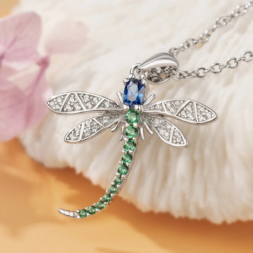 Collier Pendentif Libellule Élégant - Zircons Colorés
